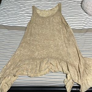 Golden look dress sleeves with flowy bottom